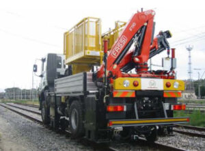 Truck with FASSI crane on back